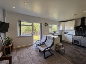 Kitchen/Diner- click for photo gallery